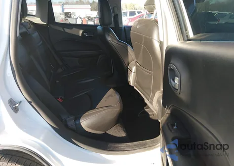 2020 Jeep Compass Latitude Fwd z USA, uszkodzony, nr VIN 3C4NJCBB6LT153136